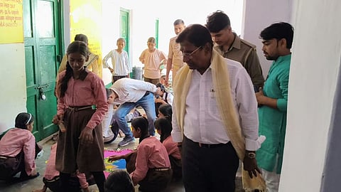 Seva Sankalp Campaign: Students Showcase ‘Developed India 2047 Vision Through Rangoli in Varanasi