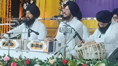 Agra Gurmat Samagam: Devotees Immersed in Gurbani, Kirtan and Seva at Guru Ka Taal