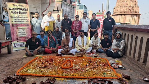 Varanasi Dashashwamedh Ghat: Pind Daan Performed for 10,000 Unborn Girls During Pitru Paksha