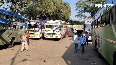Nagpur Sitabuldi  Stand  MP Bus