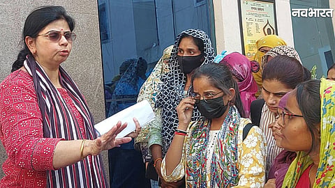 Gwalior tribal hostel girls protest at collectorate