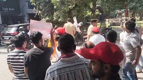 Agra SP Protest: Samajwadi Party Workers Clash With Police During ‘Save Constitution, Save Democracy Protest