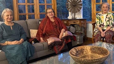 Asha Parekh Waheeda Rehman Helen Friendship