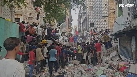 seemapuri building collapsed