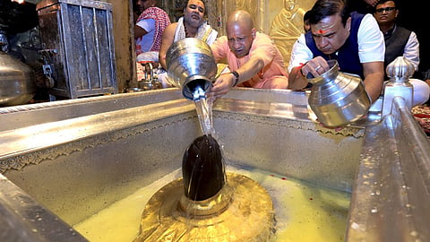 CM Yogi and Assam CM Himanta Biswa Sarma Offer Prayers at Kashi Vishwanath and Kaal Bhairav Temples