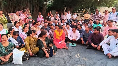 NHM Contract Employees Strike in Agra: Health Services Affected, Employees Demand Equal Pay and Regularization