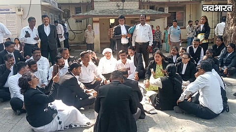 Kalyan Court Lift Failure Lawyers Rescued PWD Mahavitaran Protest