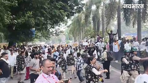 Massive Congress protest; three-layer barricading breached, police use water cannons