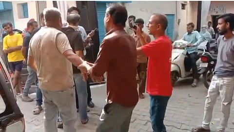 Jhansi E-Rickshaw Dispute Turns Violent During Navdurga Festival, Video Goes Viral