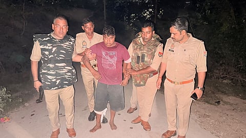Varanasi Firecracker Blast: Main Accused Raju Khan Arrested Police Encounter, Sub-Inspector Escapes Bullet
