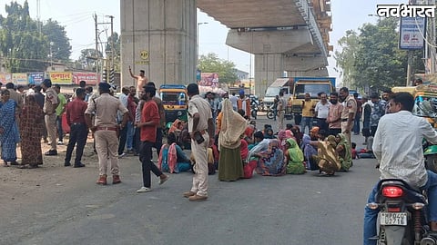 Crowd attempts to enter Bairagarh police station after minor girl's murder