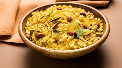Crispy poha chivda recipe diwali snacks.