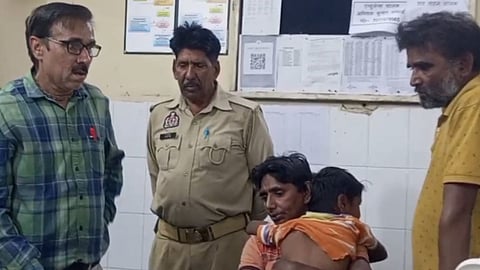 Aligarh: Six-Year-Old Boy Allegedly Burned on Hot Pan by Milk Seller for Asking for Milk