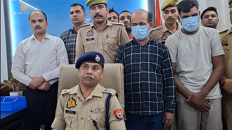 Agra Police Arrest Two Accused in Chain Snatching Case, One Has Over 44 Cases: Police