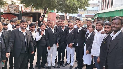 Prayagraj News: High Court Lawyers Block Road Near SRN Hospital Over Alleged Assault on Advocate