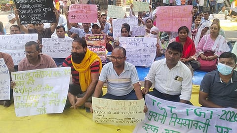 TGT-PGT Recruitment Protest in Prayagraj: Candidates Demand Old Rules, Warn of Lucknow March