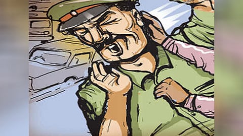 Traffic police constable beaten up by drugs, 4 accused arrested
