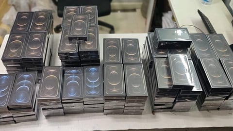 iPhone: 367 iPhones worth Rs 3 crore seized at Delhi airport