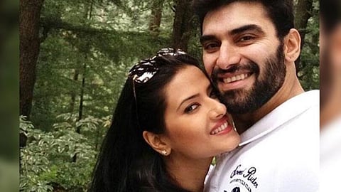 Nikitin Dheer, Kratika Sengar