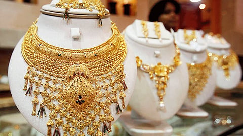 The price of gold may increase in the new year, you will have to pay this much for 10 grams
