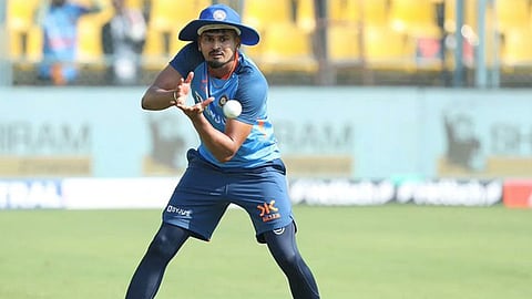 shreyas-iyer-ruled-out-vs-new-zealand-3-match-odi-series-due-to-back-injury