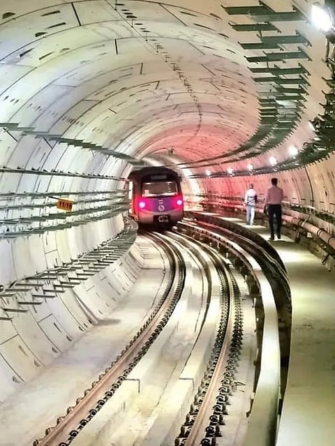 India's-first-underwater-metro-runs-under-the-Hooghly-river.-2