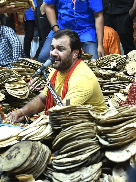 Roti-Do-Entry-Pao,-the-world's-unique-program-took-place-here---cover