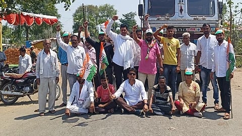 Chakkajam movement for Khedi-Gondpimpri road, prohibition of non-planned construction and corrupt work