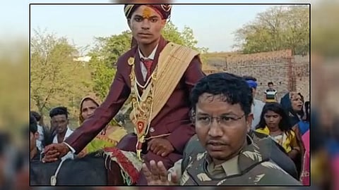 Dalit Groom wedding procession stone pelting mp news chhtarpur crime news