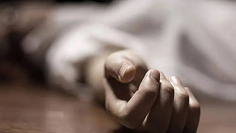 Car fell into a pit filled with water in Patan, Gujarat, four people died.