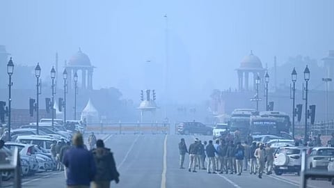 दिल्ली में सर्दियों का कहर, न्यूनतम तापमान इस सीजन का सबसे कम, जानिए रविवार को कैसा रहेगा मौसम