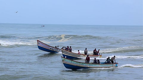two people died in kerala due to collision between two boats