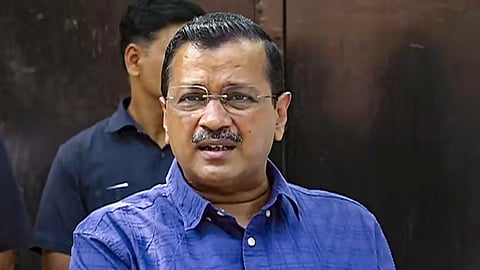 दिल्ली के मालवीय नगर में अरविंद केजरीवाल पर हमला, पदयात्रा के दौरान पानी फेंकने का प्रयास