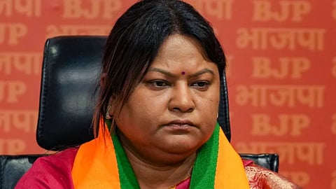 Jझारखंड विधानसभा चुनाव 2024: सीता सोरेन पर टिप्पणी करना कांग्रेस नेता को पड़ गया भारी, निर्वाचन आयोग हुई शिकायत