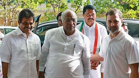 Maharashtra Congress meeting cross voting MLC elections discussed