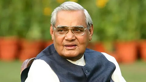आज पूर्व PM अटल बिहारी वाजपेयी की छठी पुण्यतिथि, राष्ट्रपति, प्रधानमंत्री ने ‘सदैव अटल' पर दी श्रद्धांजलि