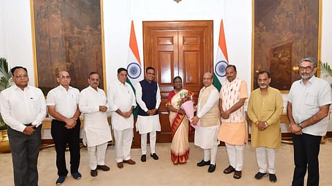 दिल्ली में बीजेपी चल रही चाल, राष्ट्रपति से मिलकर केजरीवाल सरकार को बर्खास्त करने की उठाई मांग
