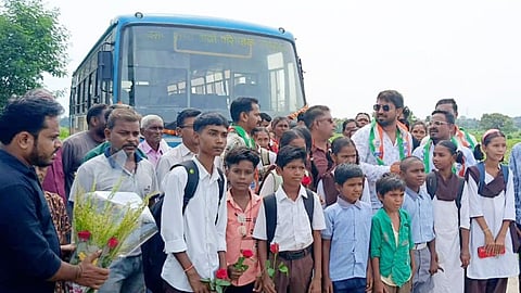 आजादी के बाद पहली बार चंद्रपुर के इस गांव में पहुंची बस, खुशी से झूम उठे लोग