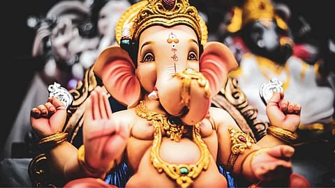 गणेश उत्सव के लिए इंजीनियर कलाकार ने बनाई अनूठी मूर्ति
