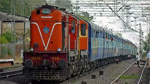 रेलवे की धाकड़ तैयारी, चलेगी 500 स्पेशल ट्रेनें