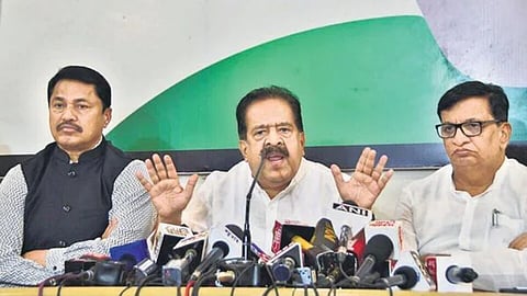 महाराष्ट्र चुनाव से पहले एक्शन में आई कांग्रेस, इसलिए जीशान सिद्दीकी और अंतापुरकर को किया निष्कासित