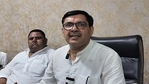 हरियाणा चुनाव से पहले मझधार में फंसी JJP की नाव, 4 विधायकों के बाद अब पूर्व मंत्री देवेंद्र बबली ने छोड़ा साथ