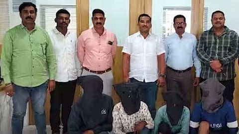 बर्थडे पर हथियार लेकर रील बनाना पड़ा मंहगा, नासिक के 4 युवक गिरफ्तार