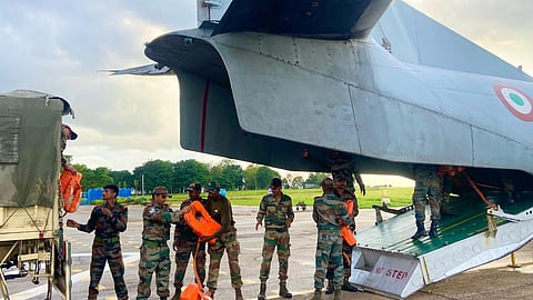 आंध्र प्रदेश में बाढ़ से निपटने के लिए प्रयास जारी, विजयवाड़ा में सेना की ली जा रही मदद