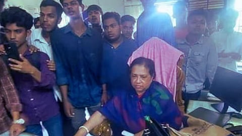 बांग्लादेश में हिंदुओं पर नहीं बंद हो रहा अत्याचार, हिंदू शिक्षकों से जबरन लिया जा रहा इस्तीफा