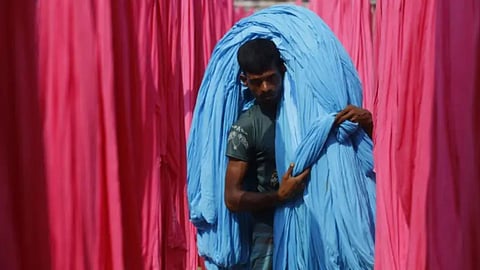 बांग्लादेश की पहचान पर मंडरा रहा बादल, फास्ट फैशन व्यवसाय संकट में फंसा