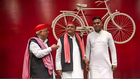 यूपी उपचुनाव से पहले बुरे फंसे अयोध्या सांसद के बेटे, अपरहण और मारपीट के मामले में दर्ज हुई FIR