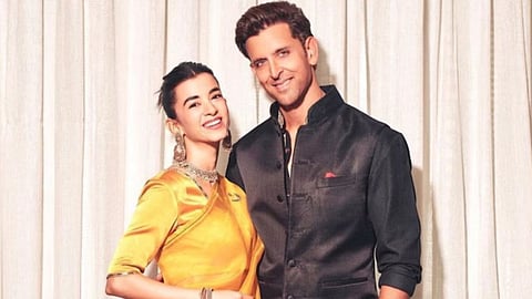 ऋतिक रोशन की गर्लफ्रेंड सबा आजाद को मिला अवॉर्ड, एक्टर बोले- तुम पर गर्व है
