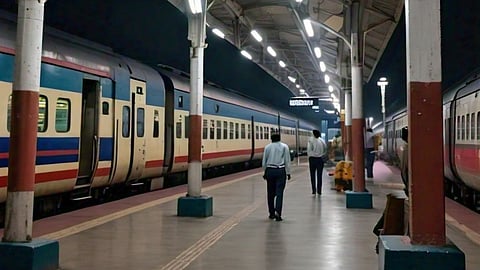 यात्रीगण कृपया ध्यान दें... 1 जनवरी से बदल जाएंगे 73 ट्रेनों के नंबर, तुरंत कर लें चेक वरना रेल यात्रा करने में होगी परेशानी
