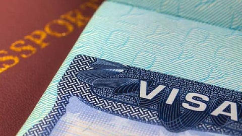 बांग्लादेश में भारतीय वीजा आवेदन केंद्रों ने तत्काल चिकित्सा और छात्र वीजा के लिए सीमित स्लॉट शुरू